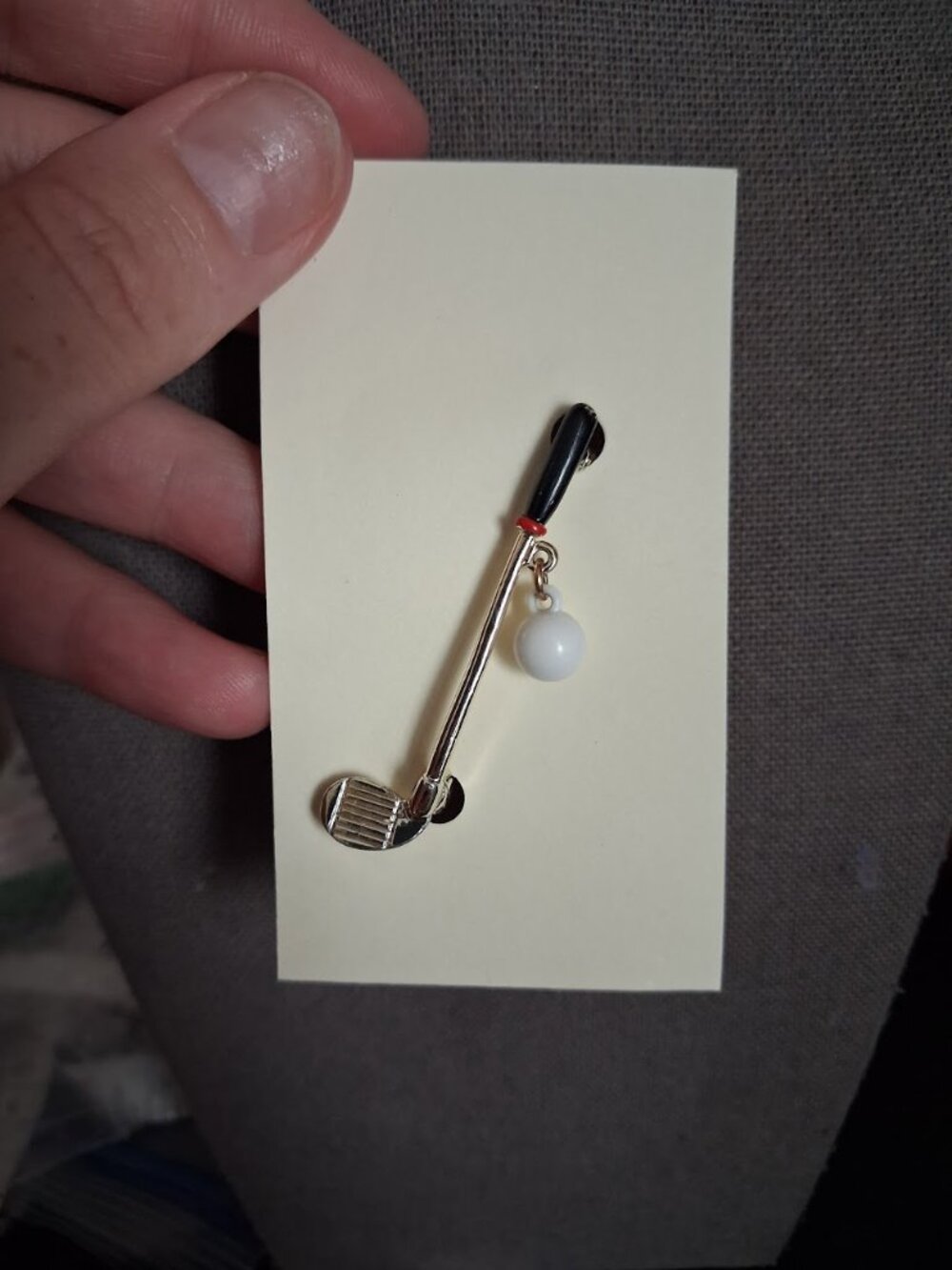 Golf brooch